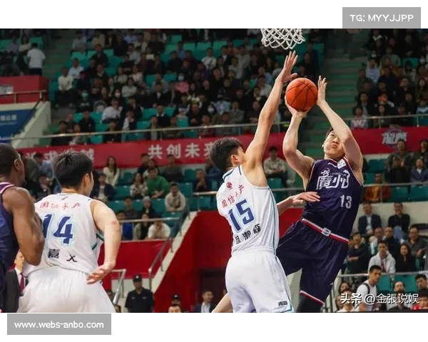 杨瀚森出场4分钟仅得2分表现平平正负值为负4